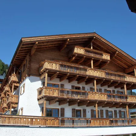 With Snow Covered Views Apartment Hollersbach im Pinzgau