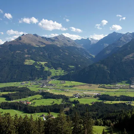 With Snow Covered Views Apartment Hollersbach im Pinzgau