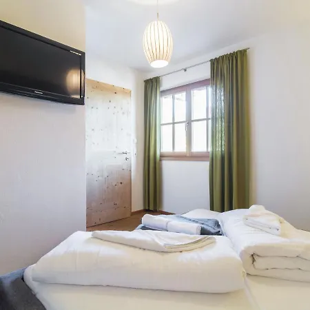 Apartment With Snow Covered Views Hollersbach im Pinzgau
